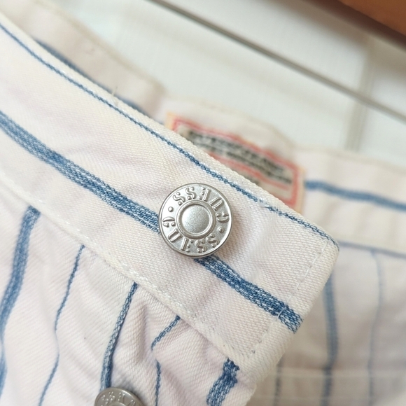 Guess by Georges Marciano 80's Vintage Relaxed High Rise Striped Jean Shorts 2 - Picture 5 of 12